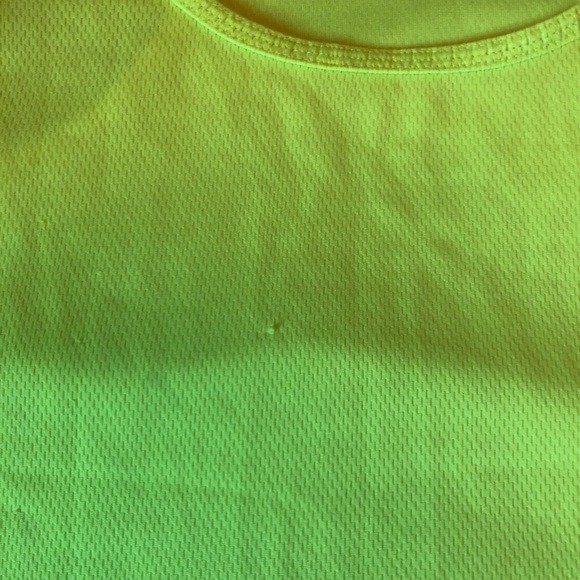 2 size medium workout tanks - Picture 3 of 5